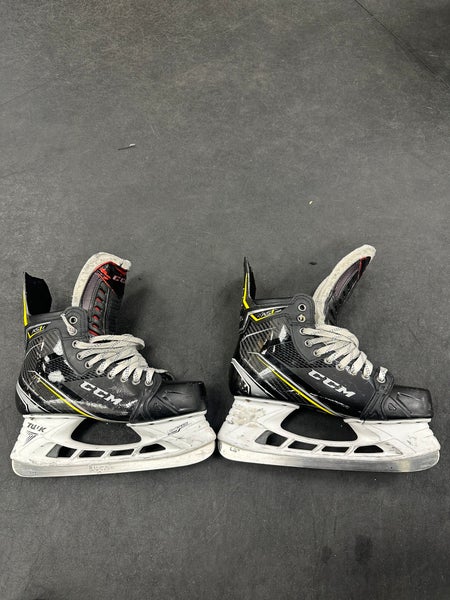 CCM Super Tacks AS1 Hockey Skates Regular Width Pro Stock 9.5 (Used)