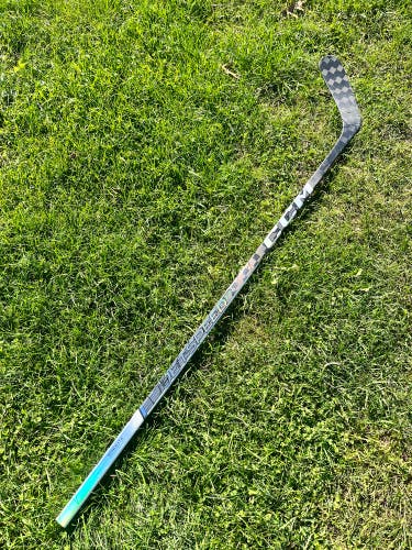 Senior CCM Jetspeed FT6 Pro Left Hand Hockey Stick Mid Pattern Pro Stock (Used) gently