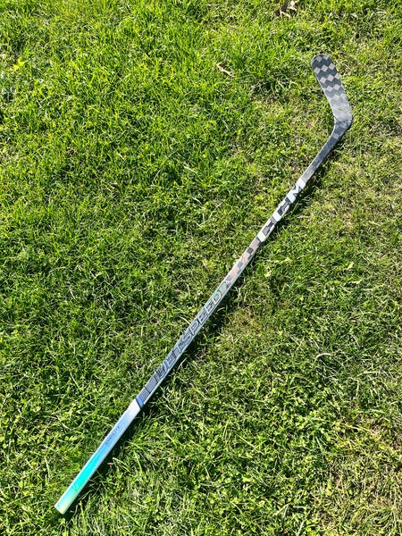 Senior CCM Jetspeed FT6 Pro Left Hand Hockey Stick Mid Pattern Pro Stock (Used) gently