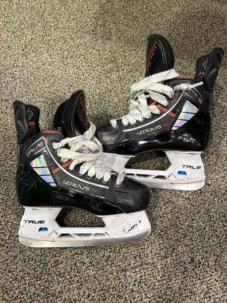 Junior True HZRDUS 7X Hockey Skates Regular Width Size 2.5 (Used)