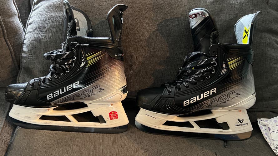 Bauer Vapor Hyperlite 2 Hockey Skates 8.5 (Used)