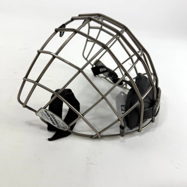 Used Silver Bauer Re-AKT Cage | Senior Small | E211