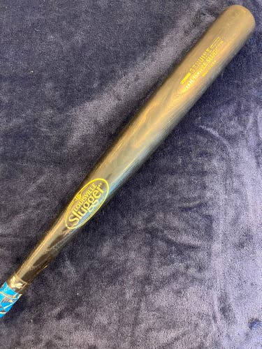 2022 Louisville Slugger Genuine Wood Bat Wood 20 oz 30" (Used)
