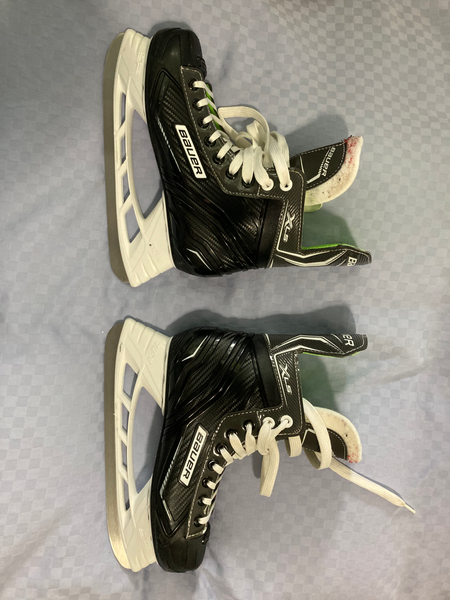 Bauer XLS Hockey Skates Regular Width Size 5 (Used)
