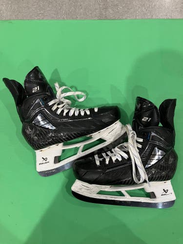 Senior True Pro Custom Hockey Skates 9 (Used)