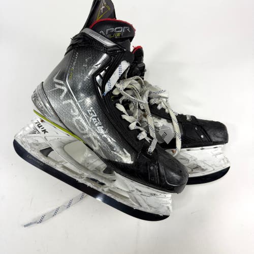 Used Bauer Vapor Hyperlite Skates | Size 10 Fit 1 | E155