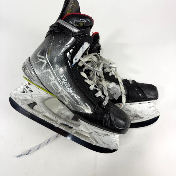 Used Bauer Vapor Hyperlite Skates | Size 10 Fit 1 | E155