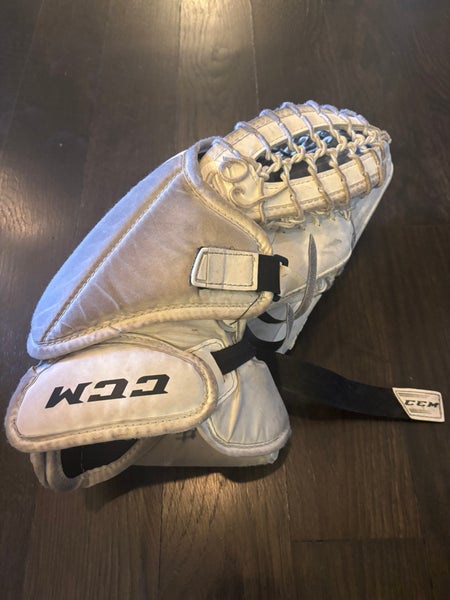 CCM Extreme Flex E5.5 Regular (Used)