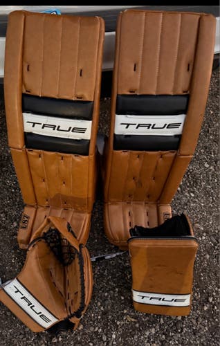 34" 2025 True Catalyst L87 Goalie Leg Pads (Used)