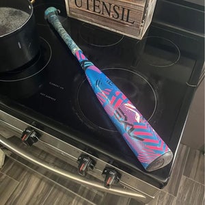 2024 AXE Avenge Pro Composite USSSA Certified Bat (-10) 17 oz 27" (Used)