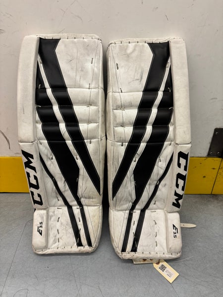 White 28" + 1" Junior CCM Extreme Flex E3.5 Goalie Leg Pads