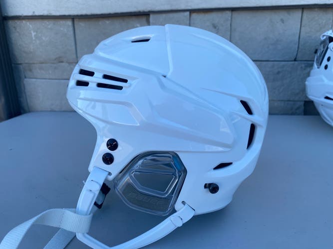 Bauer Re-Akt 65 Pro Stock Hockey Helmet Small White 5504
