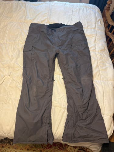 Gray Unisex Adult XXXL Burton Pants (Used)