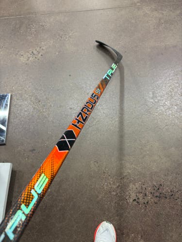 Senior True Hzrdus 9X Right Handed Hockey Stick TC2 (Used)