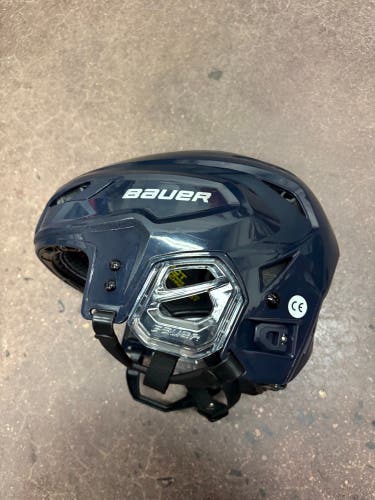 Large Bauer Hyperlite 2 Helmet (Used)