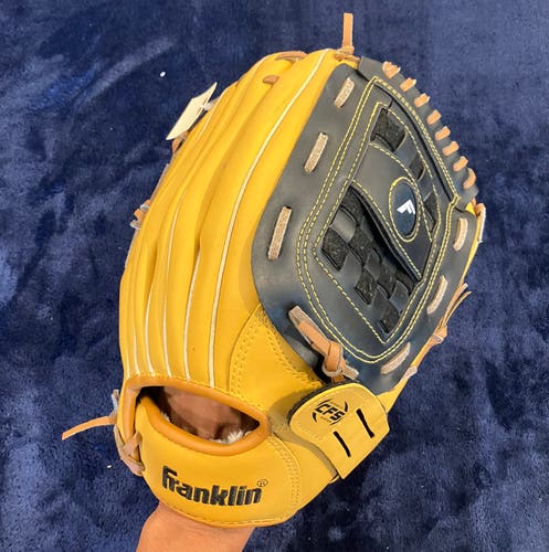 Brown Franklin Fieldmaster RH Pitcher's Baseball Glove 12.5" (Used)