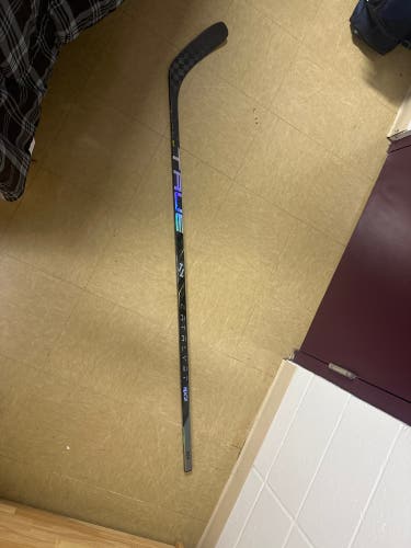 Senior True catalyst 9x3 Right Handed Hockey Stick Toe Pattern (New)