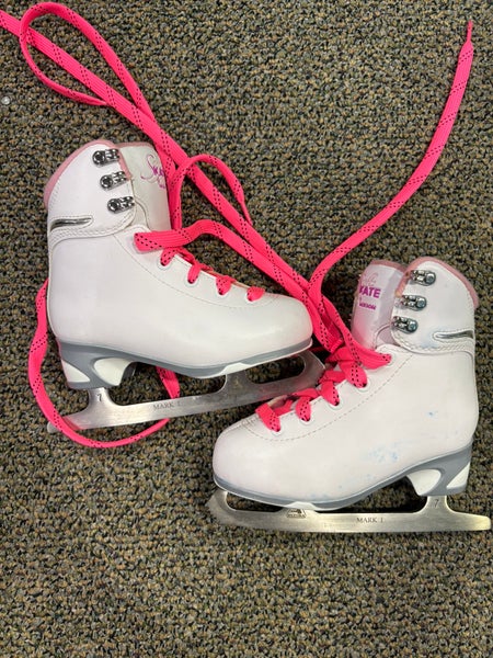 White Jackson Ultima 180 Soft Skate Figure Skates Youth 11 (Used)