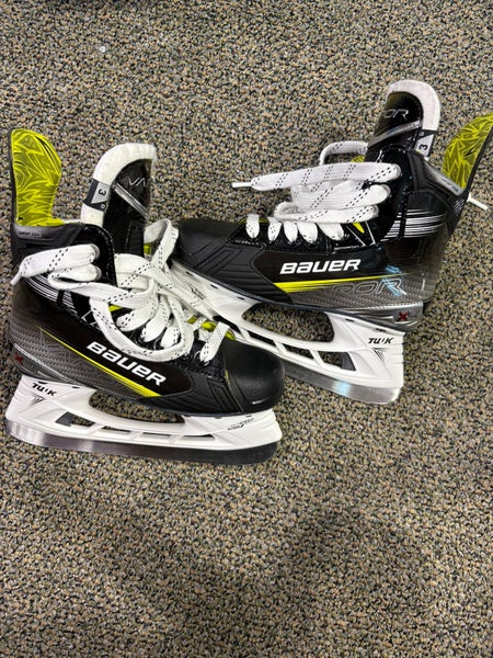 Junior Bauer Vapor X4 Hockey Skates Regular Width Size 3 (New)