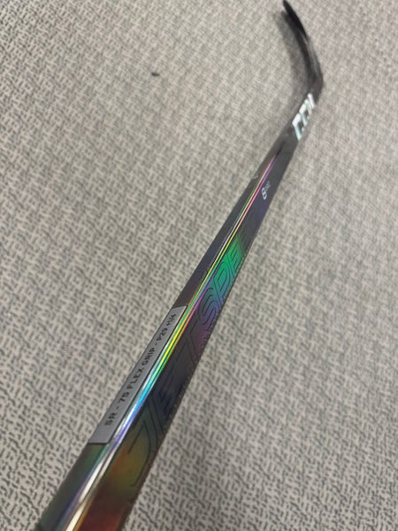 Senior Black CCM JetSpeed FT8 Pro Right Handed Hockey Stick P29+1/4 (New) 75 Flex