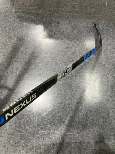 Senior Bauer Team Nexus Hockey Stick Right Handed P28 (New)