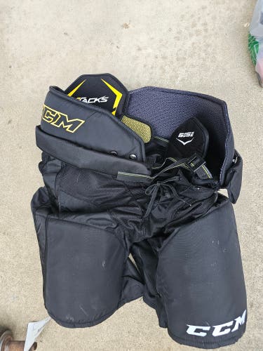 Senior XXL CCM Tacks 6052 Hockey Pants (Used)
