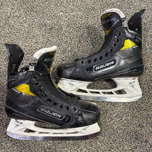 Junior Bauer Supreme 3S Pro Hockey Skates Size 5.5 (Used)