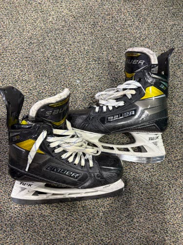 Senior Bauer Supreme 3S Pro Hockey Skates 8 (Used)