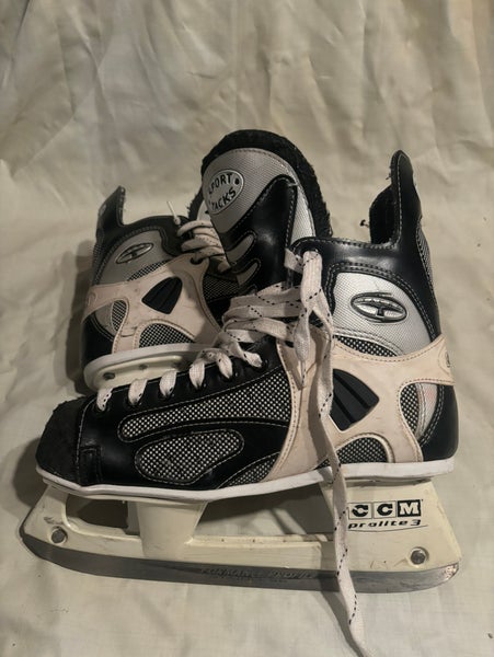 CCM Tacks Hockey Skates Regular Width 9 (Used)