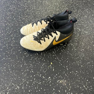 Used Nike Soccer Cleats White Junior 05.5 11849-S000032439