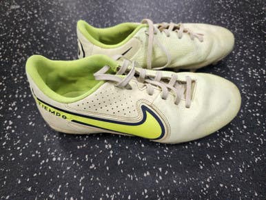 Used Nike Soccer Cleats Green Senior 5.5 11849-S000032514