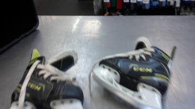 Used CCM TACKS Youth Shin Guards Black 8" 11339-S000195494