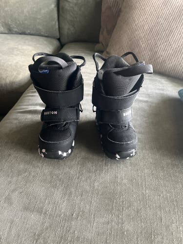 Kid's 8K (Toddler) Burton Mini Grom Snowboard Boots Stiff Flex All Mountain (Used)