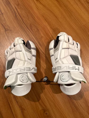 Maverik M5 Goalie Gloves 13" (New)