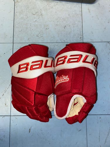 Like new Bauer Vapor Pro Team Gloves 13”