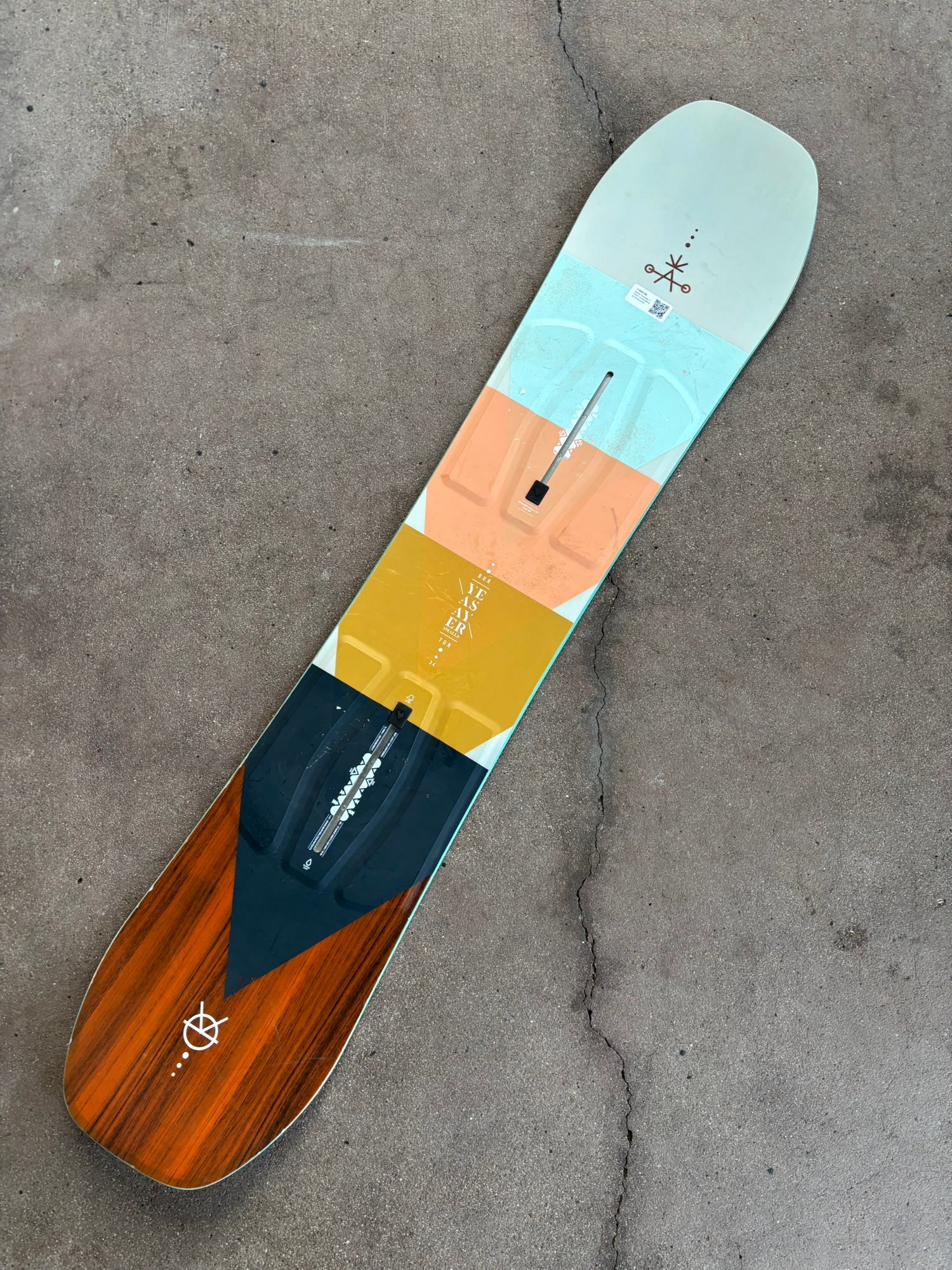美品 2022-23 バートン yeasayer smalls 134 セット Kids' Yeasayer Smalls Snowboard | Burton.com Winter 2023 US
