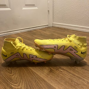 Yellow Unisex Size M 8.5 (W 9.5) Nike Mercurial superfly 9 Turf Cleats Cleats (New)