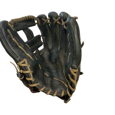 Used Wilson A2000 BB/SB Glove RH Throw Black 11 1/2" 11859-S000026374