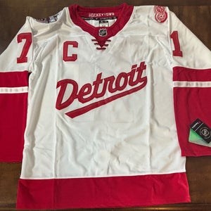 Detroit Red Wings Dylan Larkin # 71  Hockey  Jersey Size XL (54) NWT