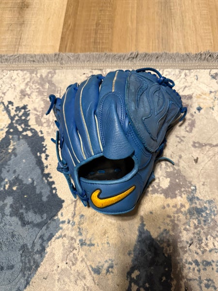 Nike Signature Model RH Pitcher's Baseball Glove 11.5" (Used)