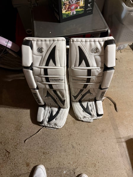 32" Vaughn Velocity V3 Goalie Leg Pads (Used)