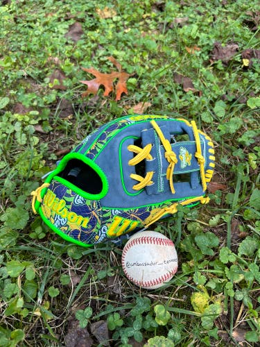 2025 Wilson A2000 1786 11.5” Savannah Bananas Infield Baseball Glove