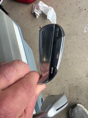 Men's TaylorMade P-790 Right Handed Iron Set Regular Flex Graphite Shaft (Used)