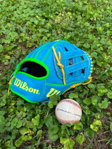 2025 Wilson A2000 PP05 H Web 11.5” Infield Baseball Glove Baby Blue/Yellow