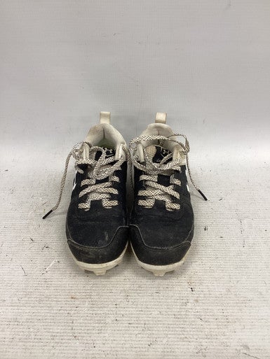 Used Under Armour LEADOFF CLEAT BB/SB Cleats Black And White Youth 13.0 11851-S000038929