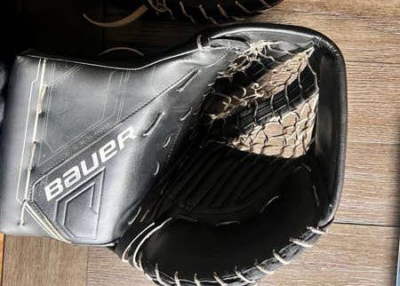 Bauer Mach Regular Pro Stock glove (Used)