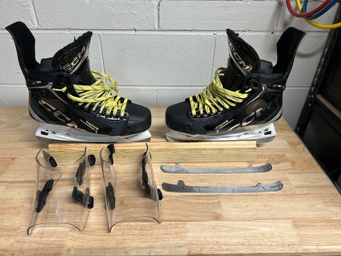 2024 CCM Tacks XF 90 Hockey Skates Wide Width 10.5 (Used)
