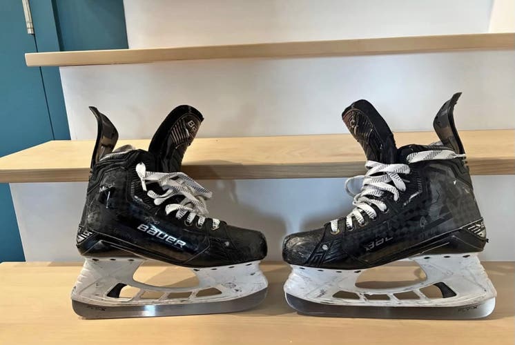 Bauer Supreme Mach Hockey Skates 7.5 (Used)