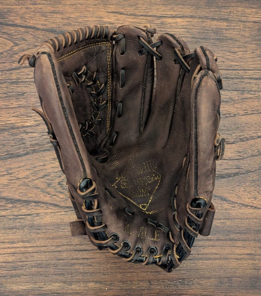 Louisville Slugger UCLA Bruins Youth Lisa Fernandez Signature Series Softball Glove 12 LPS36F