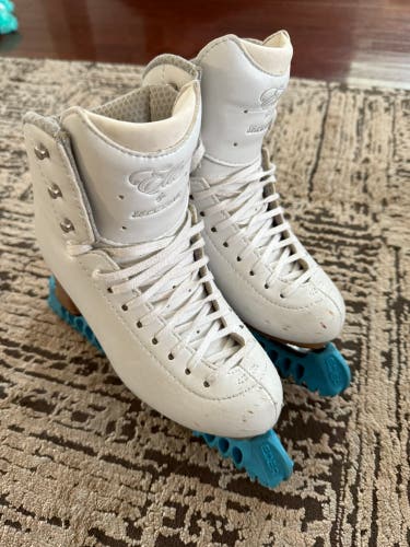 Jackson Ultima Elle Figure Skates Junior 3 (Used)